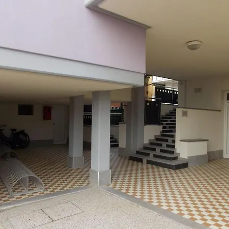 Apartman In Our Beachside Flat *