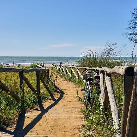 In Our Beachside Flat Апартаменты Бибионе